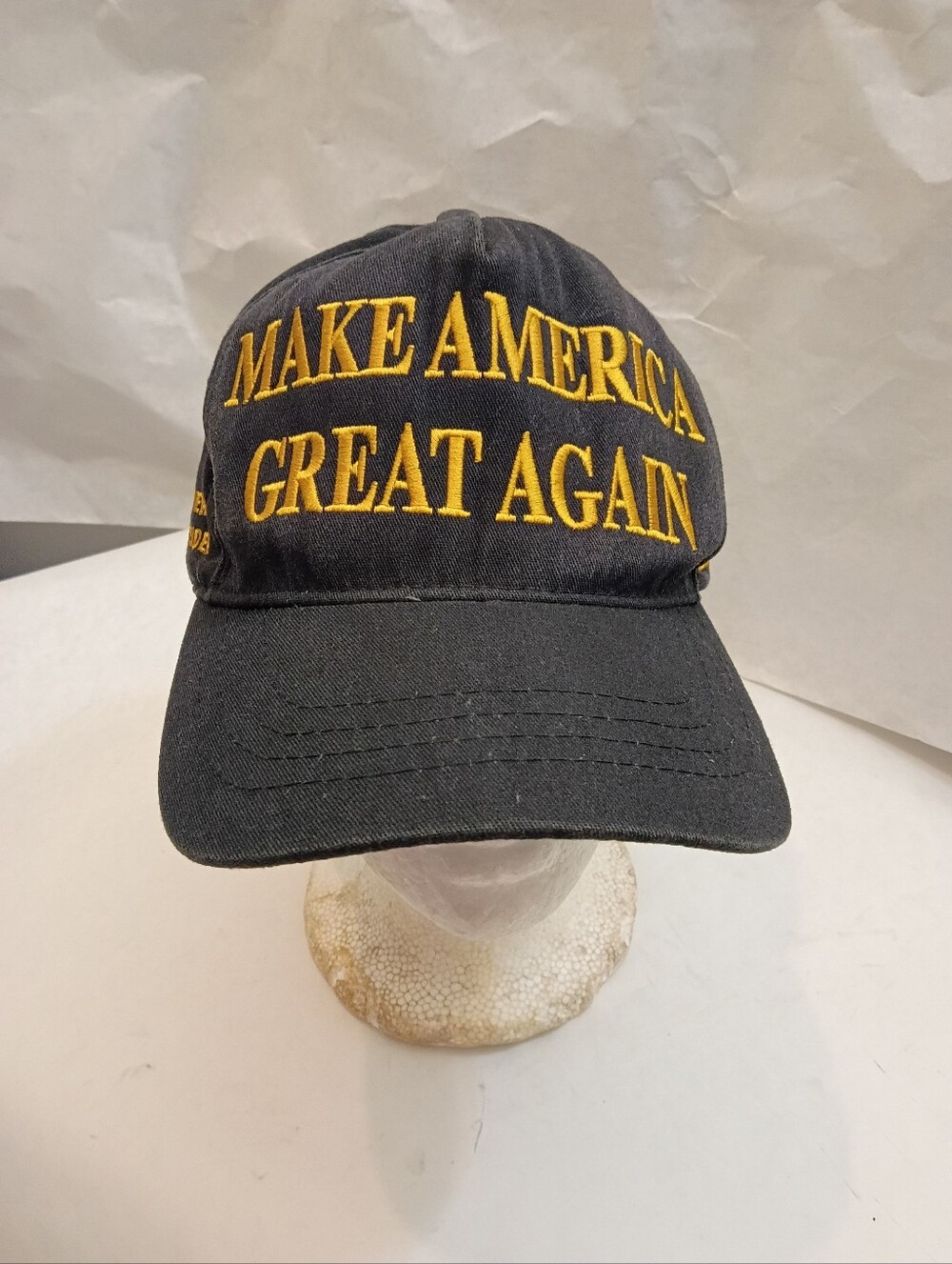 Donald Trump Official CaliFame Black Gold Make America Great MAGA Hat Rare